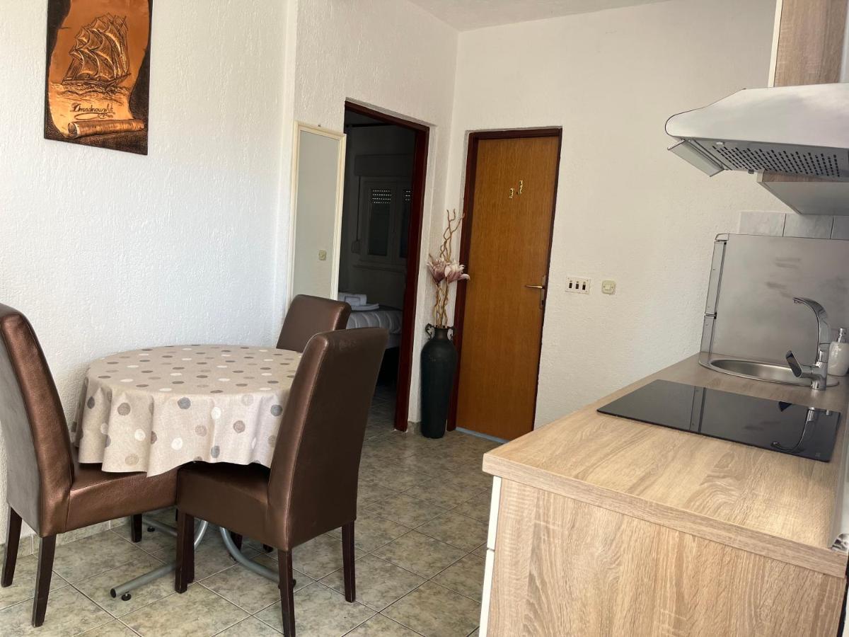 Apartments Fortuna Biograd Na Moru Exterior photo